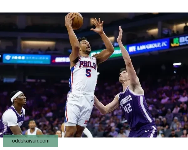 埃奇库姆创生涯新高38分 76人三人得分20+大胜国王 雷诺空砍30分蒙克伤退